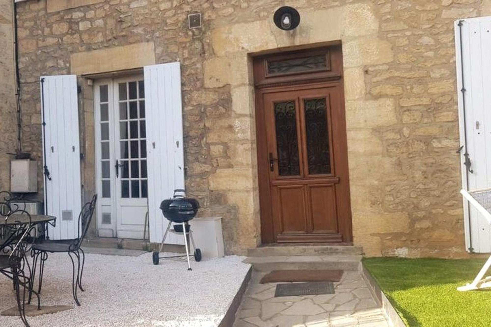 Вилла In The Heart Of Sarlat- Charming & Authentic House Экстерьер фото